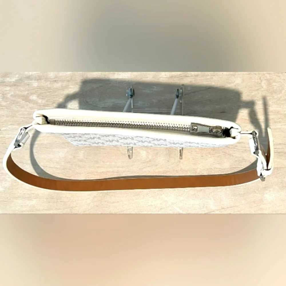 Michael Kors Cream & Gray Belt Bag in Like New Condition‎ Size 29